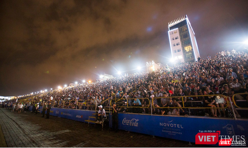 Pháo hoa Đà Nẵng 2018: Mãn nhãn “Bức họa Huyền thoại của những cây cầu” ảnh 1