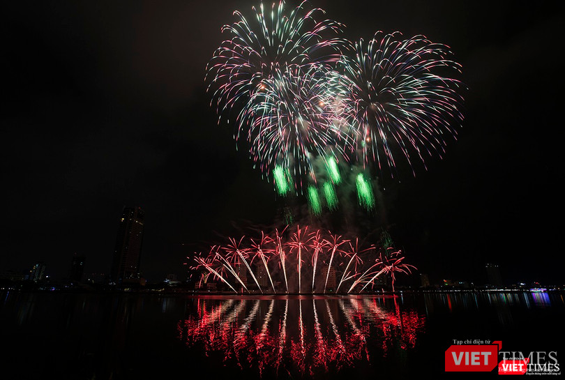 Pháo hoa Đà Nẵng 2018: Mãn nhãn “Bức họa Huyền thoại của những cây cầu” ảnh 18