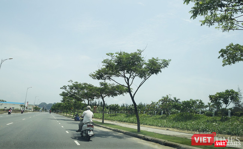 Công tác quy hoạch du lịch ven biển quận Ngũ Hành Sơn khiến lối xuống biển của người dân bị bít