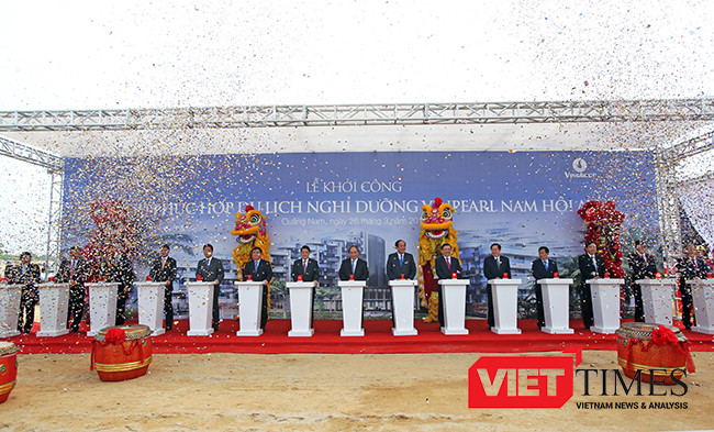 Sáng 26/3, Thủ tướng Chính phủ Nguyễn Xuân Phúc cùng lãnh đạo các bộ ngành Trung ương và địa phương đã bấm nút khởi công dự án Khu phức hợp du lịch nghỉ dưỡng Vinpearl Nam Hội An và khu nông nghiệp công nghệ cao kết hợp tham quan tại xã Bình Dương và Bình