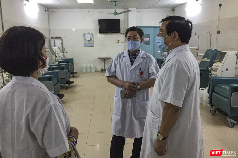 Đoàn kiểm tra số 1 của Bộ Y tế và Sở Y tế Hà Nội trong chuyến kiểm tra công tác chống dịch COVID-19 tại các bệnh viện chuyên khoa phổi, thận trên địa bàn TP.