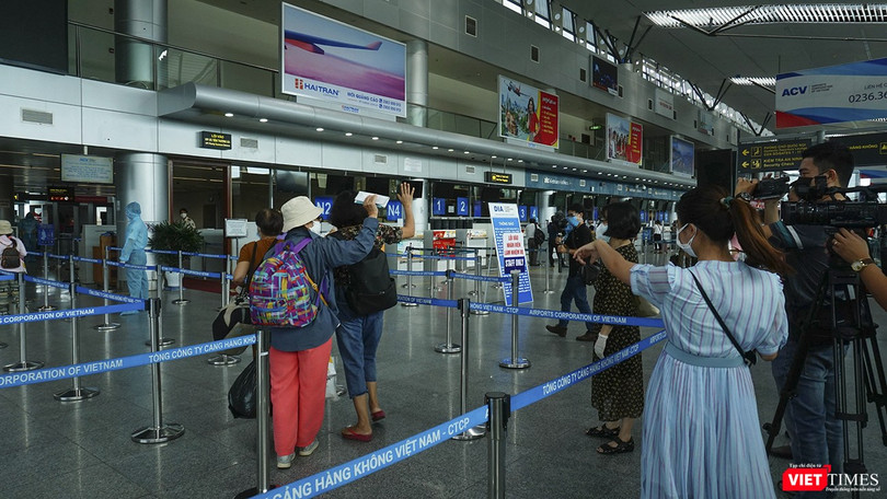 Sân bay Đà Nẵng tăng cường công tác phòng, chống dịch COVID-19 với quy định "5K"