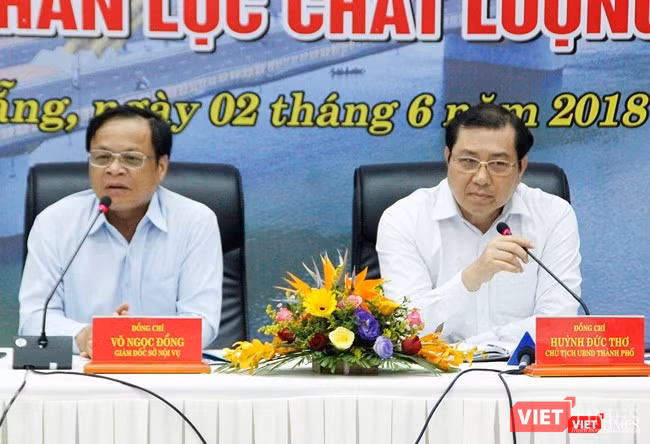 Chủ tịch TP Đà Nẵng Huỳnh Đức Thơ và Giám đốc Sở Nội vụ trực tiếp lắng nghe các ý kiến, đề đạt của các học viên Đề án 922