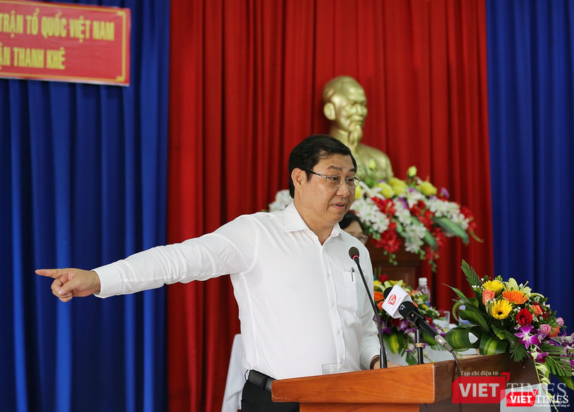 “Bây giờ mấy cái khách sạn to đùng bên biển, có những ông rất giàu có, ổng cũng có thế lực rất mạnh, nhưng sai phạm, làm không đúng thì phải xử lý và đập bỏ”, ông Huỳnh Đức Thơ nói.