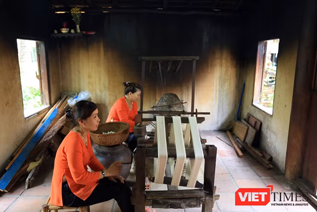 Các nghệ nhân làng lụa góp phần gìn giữ và phát triển sản phẩm truyền thống