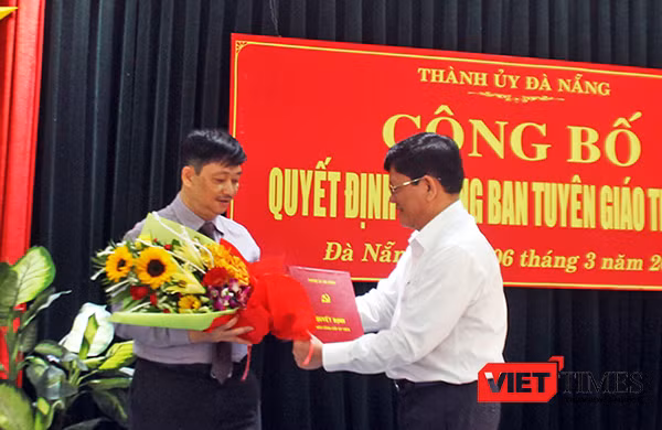 Sáng 6/3, Ban Thường vụ Thành ủy Đà Nẵng đã công bố Quyết định điều động ông Đặng Việt Dũng (Ủy viên Ban Thường vụ Thành ủy), Phó Chủ tịch Thường trực UBND TP Đà Nẵng giữ vị trí Trưởng ban Tuyên giáo Thành ủy Đà Nẵng.