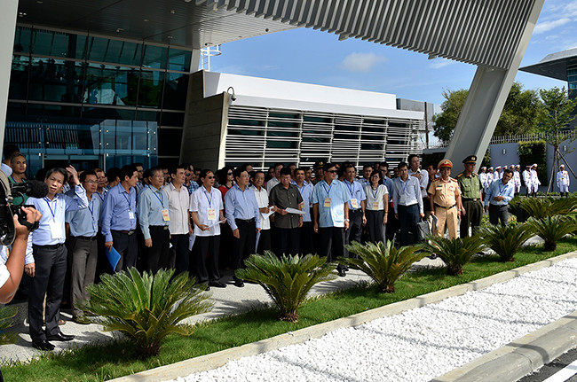 Phó Thủ tướng Chính phủ Phạm Bình Minh kiểm tra tại Sân bay Đà Nẵng