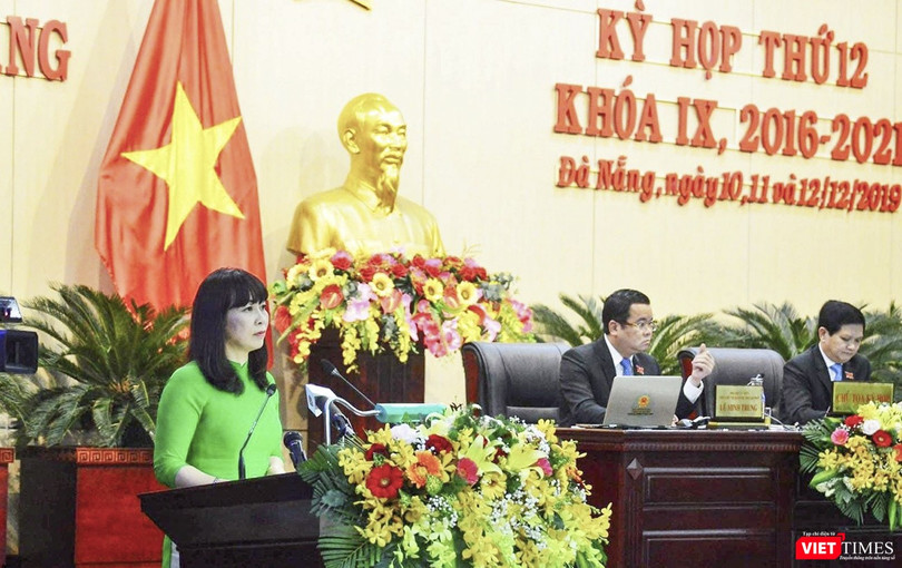 Bà Trương Thị Hồng Hạnh - Giám đốc Sở Du lịch Đà Nẵng tại phiên chất vấn Kỳ họp thứ 12, HĐND TP Đà Nẵng Khóa IX 