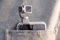 Robot Phone của Trung Quốc gây chú ý với cánh tay cơ học và camera khủng