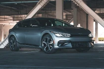 Kia EV6 dự kiến được bán ra từ quý II/2022 nhưng sau đó không được THACO nhắc đến. Ảnh: Car and Driver.