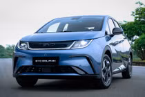 Dolphin 2026 không có thay đổi về thiết kế so với phiên bản trước, khi các chi tiết như mặt trước, cụm đèn trước và đèn hậu vẫn được giữ nguyên. Ảnh: BYD.