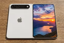 Bản dựng của iPhone Fold có thiết kế vuông vức, màn hình trong có kích thước 7,58 inch đi kèm tỷ lệ 4:3. Ảnh: Ice Universe.