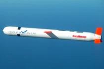 Tên lửa hành trình Tomahawk Block IV trong một cuộc thử nghiệm. Ảnh: Hải quân Mỹ.