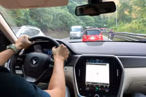 Thuê ô tô tự lái về quê ăn Tết: Chuẩn bị gì để đi xa an toàn, đỡ mệt?