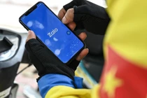 Người dùng Zalo có thể tự bảo vệ dữ liệu cá nhân bằng cách hạn chế lượng thông tin trao đổi qua nền tảng này. Ảnh: Getty.