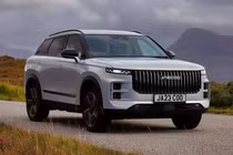 Jaecoo 7 được khách hàng Anh ưa chuộng vì kiểu dáng giống với Range Rover. Ảnh: Carscoops.