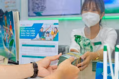 Cạnh tranh ở kênh tiền gửi dân cư cao do nhu cầu vốn của nền kinh tế tăng lên. Ảnh: Hải Thu