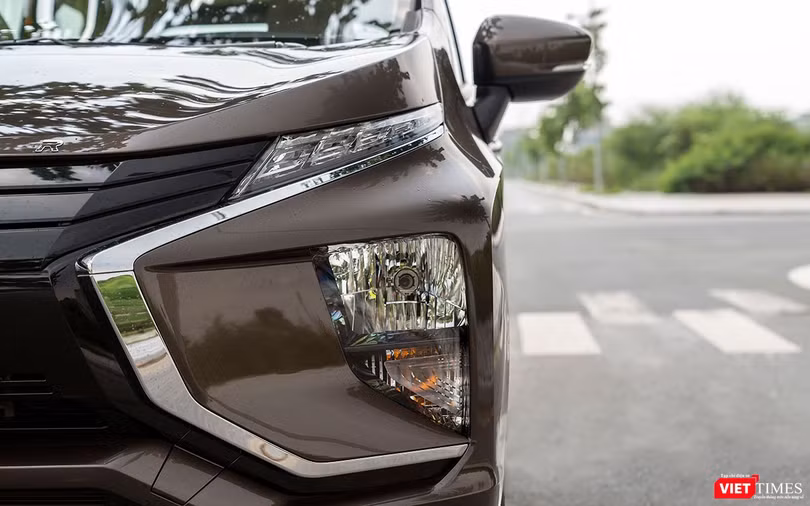Dải LED chiếu sáng ngày tách biệt hẳn so với cụm đèn pha. Dải LED chiếu sáng ngày tách biệt hẳn so với cụm đèn pha.