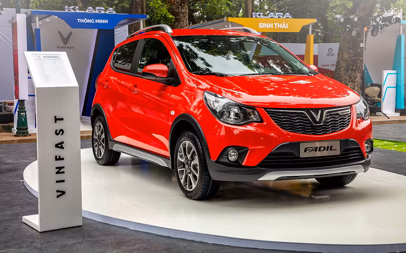 VinFast Fadil hiện mới chỉ có 2 phiên bản thuộc động cơ 1.4L, còn bản taxi sử dụng động cơ 1.0L khả năng sẽ được ra mắt sau.