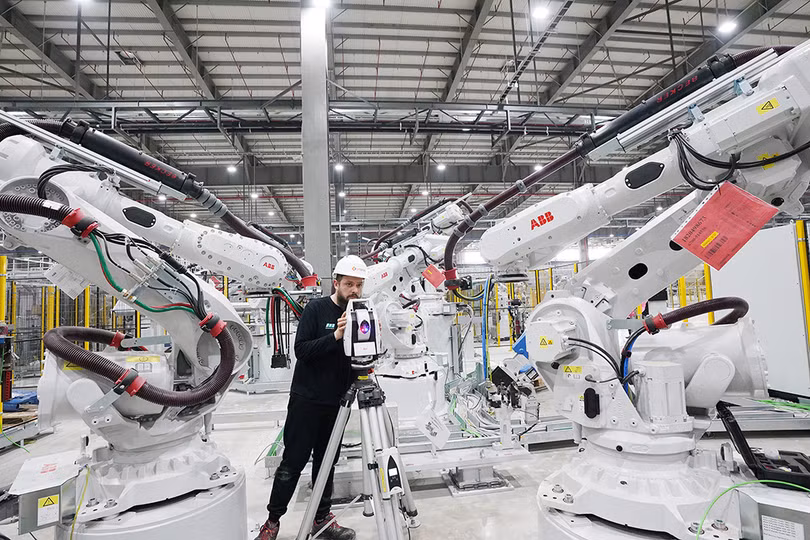 Việc lắp đặt Robot do các chuyên gia và kỹ sư đến từ Đức và các quốc gia có nền công nghiêp phát triển. Mọi quy trình đều phải được tuân thủ nghiêm ngặt đảm bảo chính xác và an toàn tuyệt đối. Việc lắp đặt Robot do các chuyên gia và kỹ sư đến từ Đức và các quốc gia có nền công nghiêp phát triển. Mọi quy trình đều phải được tuân thủ nghiêm ngặt đảm bảo chính xác và an toàn tuyệt đối.