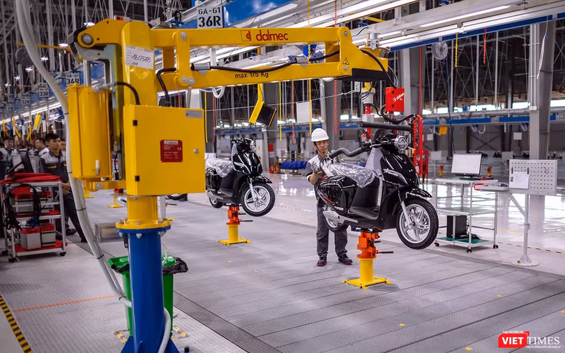 Thời gian lắp ráp để hoàn thiện một chiếc xe máy điện Klara chỉ mất có 70 giây.
