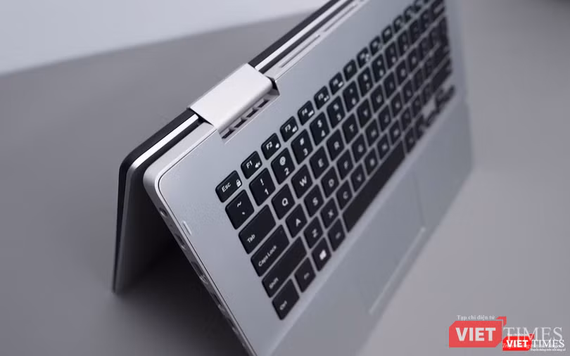 Bộ đôi Inspiron 5480 và Inspiron 5482 được hãng thiết kế hướng tới xu hướng mỏng nhẹ hơn. Bộ đôi Inspiron 5480 và Inspiron 5482 được hãng thiết kế hướng tới xu hướng mỏng nhẹ hơn.