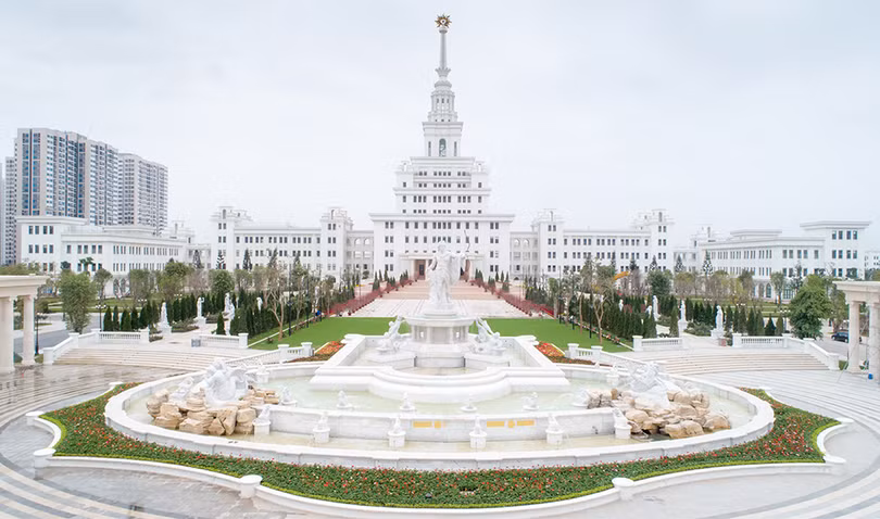 Cơ chế tuyển sinh, đào tạo và đánh giá sinh viên của VinUni tuân thủ theo mô hình đại học tinh hoa trên thế giới, với các chuẩn mực cao của quốc tế. Niên khóa 2020 - 2021, Đại học VinUni sẽ đón khoảng 300 sinh viên thuộc 3 nhóm ngành chính: Kinh doanh Quản trị, Kỹ thuật và Khoa học máy tính, Khoa học sức khỏe. Đây đều là những nhóm ngành có nhu cầu lớn về nguồn nhân lực trình độ cao tại Việt Nam và trên thế giới. Cơ chế tuyển sinh, đào tạo và đánh giá sinh viên của VinUni tuân thủ theo mô hình đại học tinh hoa trên thế giới, với các chuẩn mực cao của quốc tế. Niên khóa 2020 - 2021, Đại học VinUni sẽ đón khoảng 300 sinh viên thuộc 3 nhóm ngành chính: Kinh doanh Quản trị, Kỹ thuật và Khoa học máy tính, Khoa học sức khỏe. Đây đều là những nhóm ngành có nhu cầu lớn về nguồn nhân lực trình độ cao tại Việt Nam và trên thế giới.