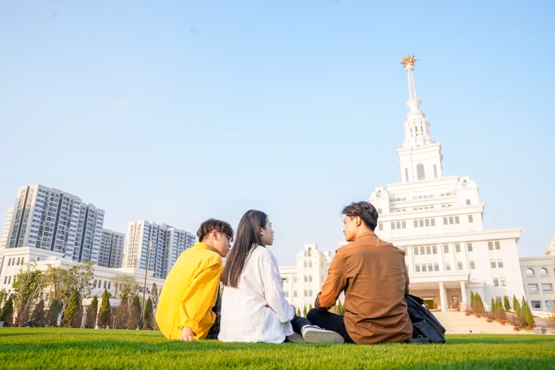 Mục tiêu của VinUni là trở thành 1 trong 50 trường Đại học trẻ hàng đầu thế giới. Mục tiêu của VinUni là trở thành 1 trong 50 trường Đại học trẻ hàng đầu thế giới.