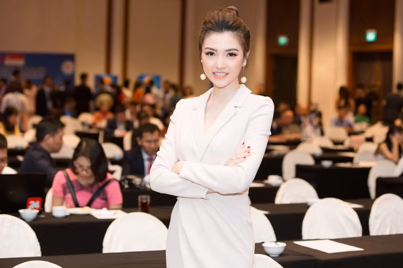 Bà Nguyễn Thị Ngọc Duyên - Phó TGĐ Sunshine Group, Đại sứ thương hiệu Sunshine Homes Bà Nguyễn Thị Ngọc Duyên - Phó TGĐ Sunshine Group, Đại sứ thương hiệu Sunshine Homes