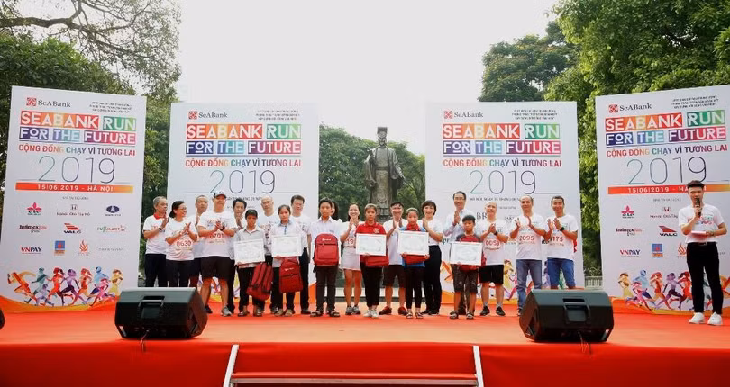 Mỗi học sinh sẽ được quỹ Ươm mầm ước mơ hỗ trợ 1 triệu đồng/tháng cho đến khi học hết lớp 12. Mỗi học sinh sẽ được quỹ Ươm mầm ước mơ hỗ trợ 1 triệu đồng/tháng cho đến khi học hết lớp 12.