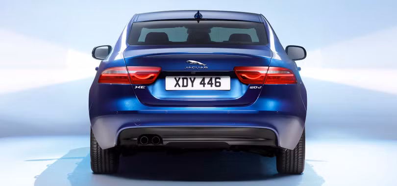 Jaguar XE mới và cũ: Hãy xem những khác biệt! ảnh 4