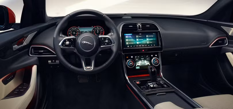 Jaguar XE mới và cũ: Hãy xem những khác biệt! ảnh 7 Jaguar XE mới và cũ: Hãy xem những khác biệt! ảnh 7