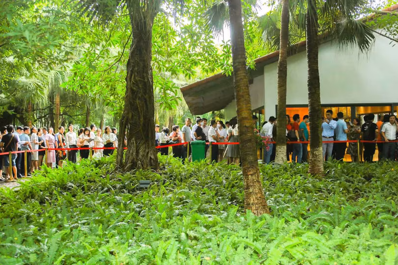 Theo ông Đình Khiêm - đại diện một sàn bất động sản lớn tại Hà Nội chia sẻ: “Nhu cầu sở hữu bất động sản xanh tốt cho sức khỏe của người Hà Nội tăng vọt sau Covid là lời giải cho cơn sốt Sky Oasis trong bổi cảnh thị trường bất động sản Hà Nội đang giao dịch khá chậm trong thời điểm hiện tại” 