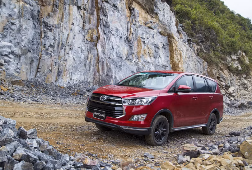 Dù đã có thêm nhiều sự lựa chọn mẫu xe MPV 7 chỗ nhưng Innova vẫn cho thấy những lý do để khách hàng tin tưởng ở mẫu xe này.