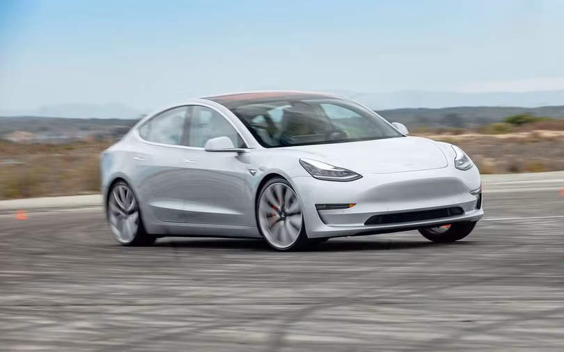Tesla tự hào có những chiếc xe an toàn nhưng họ lại không muốn để các tổ chức kiểm nghiệm an toàn độc lập đánh giá. Mẫu xe gần nhất mà Tesla đưa cho IIHS là Model S 2017. Tesla tự hào có những chiếc xe an toàn nhưng họ lại không muốn để các tổ chức kiểm nghiệm an toàn độc lập đánh giá. Mẫu xe gần nhất mà Tesla đưa cho IIHS là Model S 2017.