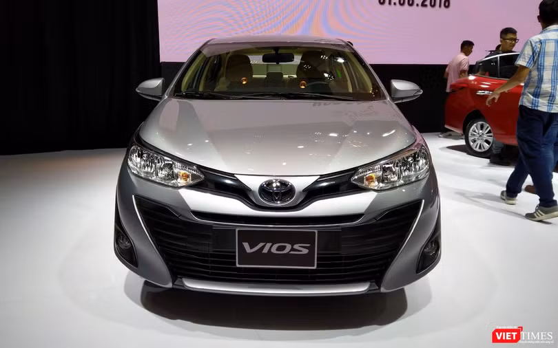 Toyota Vios đã trở lại ngôi vương sau một vài tháng để rơi vào Hyundai Grand i10 Toyota Vios đã trở lại ngôi vương sau một vài tháng để rơi vào Hyundai Grand i10