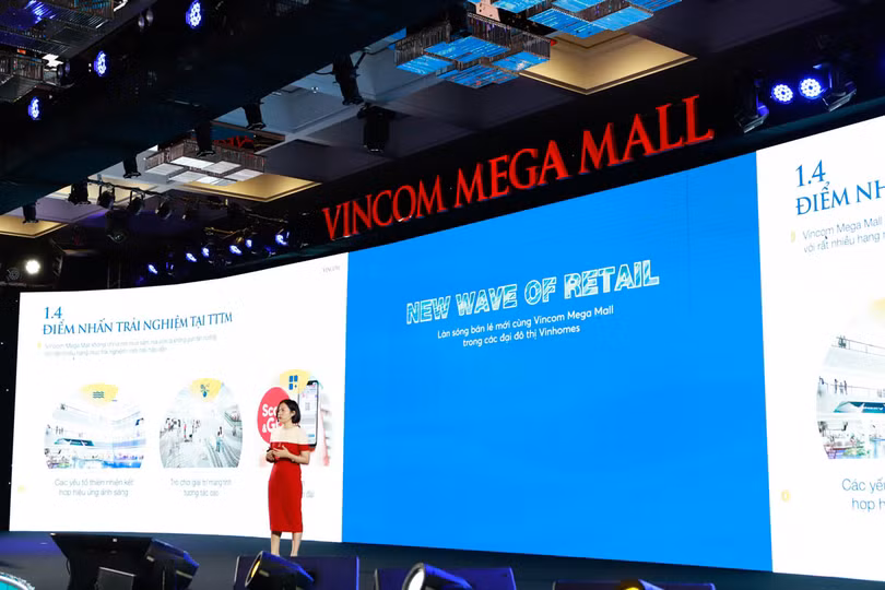 Bà Trần Thu Hiền – Phó Tổng giám đốc Kinh doanh và Marketing công ty Vincom Retail giới thiệu về các yếu tố thành công của 3 Đại Trung Tâm Thương Mại mới Bà Trần Thu Hiền – Phó Tổng giám đốc Kinh doanh và Marketing công ty Vincom Retail giới thiệu về các yếu tố thành công của 3 Đại Trung Tâm Thương Mại mới