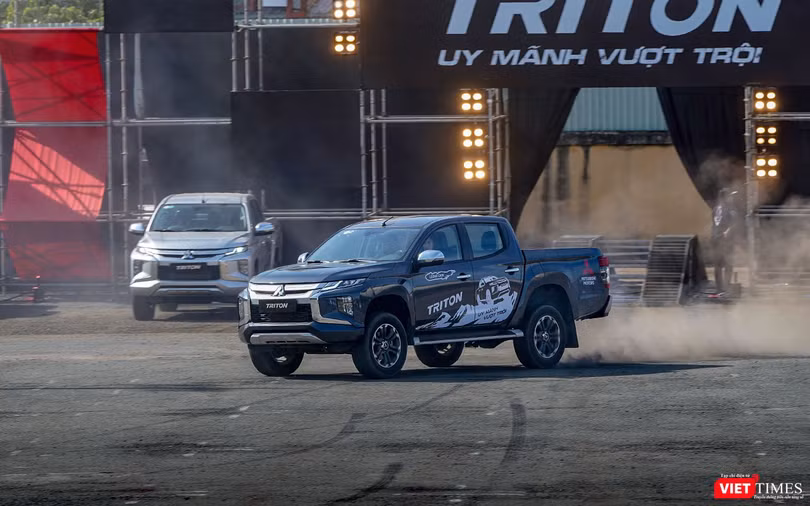 · MitsubishiViệt Nam giới thiệu Triton 2019 phiên bản mới không chỉ mang đến những trải nghiệm thú vị, mà còn đại diện cho phong cách sống năng động, tự tin vượt lên trên mọi thử thách. · MitsubishiViệt Nam giới thiệu Triton 2019 phiên bản mới không chỉ mang đến những trải nghiệm thú vị, mà còn đại diện cho phong cách sống năng động, tự tin vượt lên trên mọi thử thách.