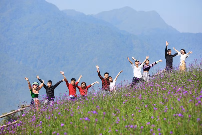 Du khách trên đỉnh Fansipan Du khách trên đỉnh Fansipan