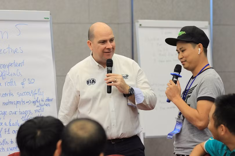 70 cán bộ cao cấp điều hành giải đua sẽ được trực tiếp hướng dẫn, đào tạo bởi các chuyên gia hàng đầu thế giới đến từ Liên Đoàn Xe động cơ Úc (CAMS) 70 cán bộ cao cấp điều hành giải đua sẽ được trực tiếp hướng dẫn, đào tạo bởi các chuyên gia hàng đầu thế giới đến từ Liên Đoàn Xe động cơ Úc (CAMS)