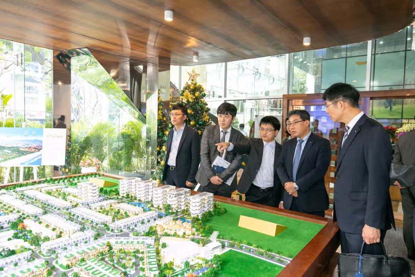 Đoàn đại biểu Posco E &C tham quan tìm hiểu dự án tại Sàn giao dịch Phú Long Đoàn đại biểu Posco E &C tham quan tìm hiểu dự án tại Sàn giao dịch Phú Long