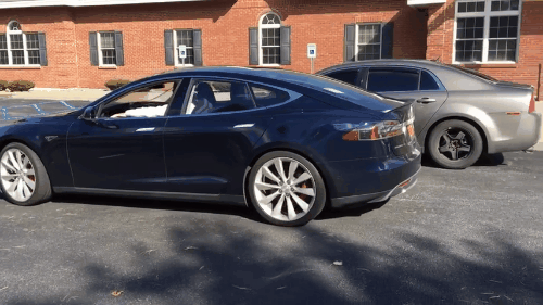 7 tính năng cách mạng xe ô tô chỉ bằng cập nhật phần mềm của Tesla ảnh 3