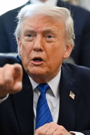 Ông Trump nói Iran "không giống Venezuela"