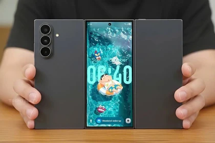 Ngắm điện thoại gập 3 của Samsung đến tay người dùng Việt