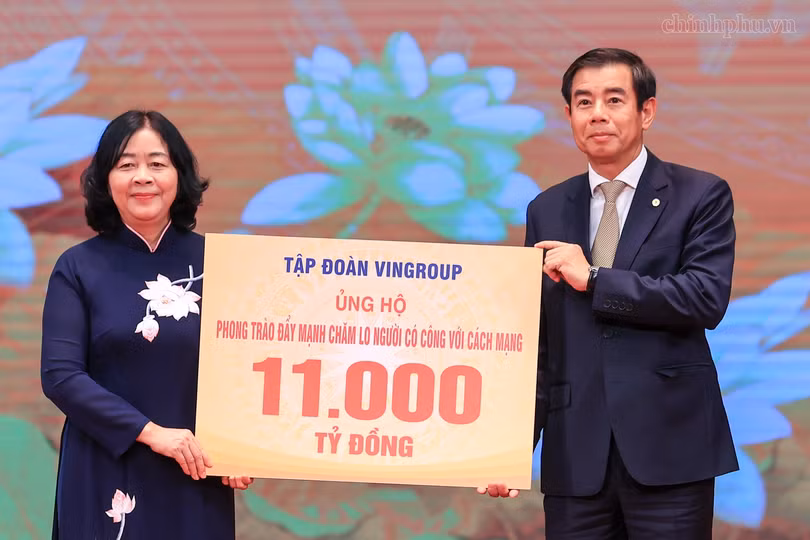 Tập đoàn Vingroup ủng hộ 11.000 tỷ đồng xây nhà tặng các Mẹ Việt Nam Anh hùng, thương binh hạng 1/4, xét nghiệm ADN xác định danh tính liệt sĩ và nuôi con liệt sĩ. Ảnh: Chính phủ