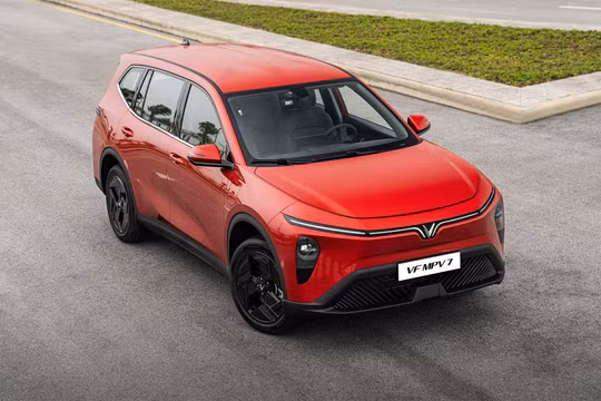 VF MPV 7 có lợi thế về kích thước cũng như hạ tầng sạc, đi kèm chính sách miễn phí sạc đến giữa năm 2027. Ảnh: VinFast.