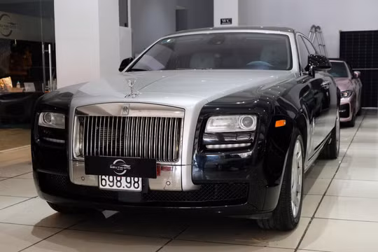 Rolls-Royce Ghost 15 năm tuổi rao giá ngang Mercedes S 450