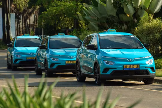 Taxi điện Green SM ở thời điểm mới gia nhập thị trường Indonesia. Ảnh: GSM.