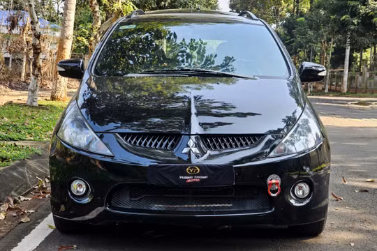 Mitsubishi Grandis có giá bao nhiêu sau gần 20 năm sử dụng?