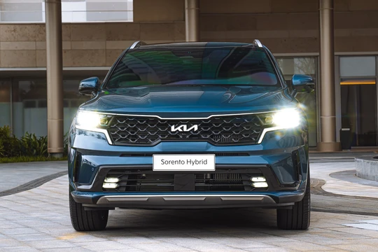 Sorento PHEV đang được đại lý bán với giá 1,29 tỷ đồng, giảm hơn 100 triệu so với giá niêm yết. Ảnh: Kia.